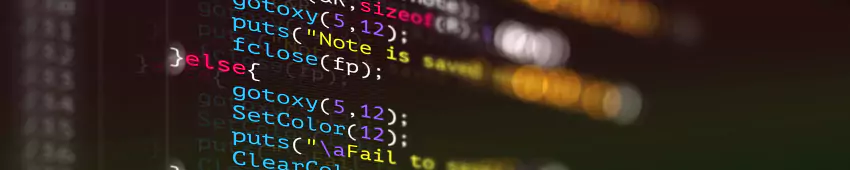Línea de código en pantalla, simbolizando la base técnica detrás de SEO y Paid Search.